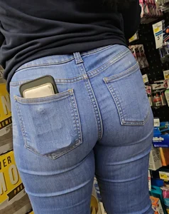 MILF Shorty with a Fat ass in Jeans