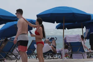 Deerfield Beach girls in bikinis