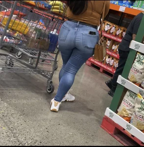 Fat ass Latina in tight jeans