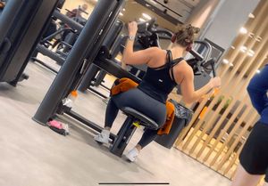 Juicy asses at the gym
