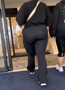 Thick in spandex flares going up the stairs🔥 ( OC , GIFs)