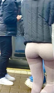 Hot Bubble Ass in Leggings Street Creepshot