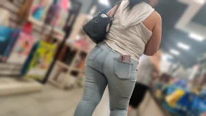 LATINA MILF