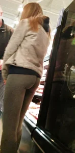 Candid girls in leggings and tights