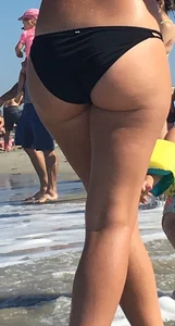 Blonde Beach Milf Having Fun — Bubble Butt
