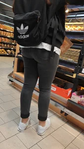 Teen looking for some buns