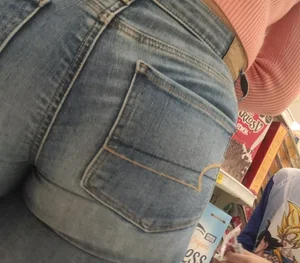 Sexyass cute latina mommy eating her jeans