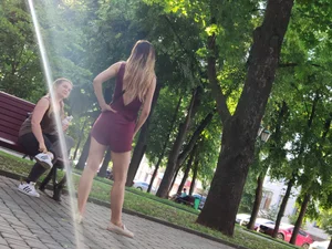 Hot Booty and Legs in Shorts Park Candid