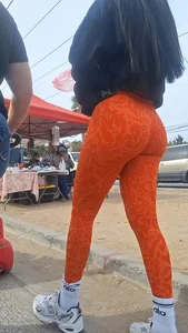 Slim latina perfect body in orange leggings [oc]