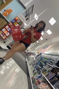 Small comp of some nice shots (cleavage, frontal, booty)