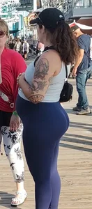 Big Ass on Pregnant Chick
