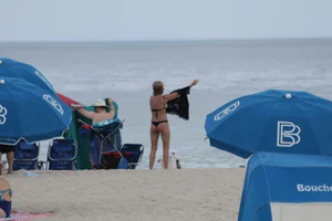 Candid Florida beach and bikini girls