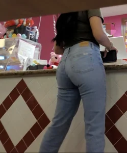 Fit latina ass in tight jeans + slight VPL (OC)