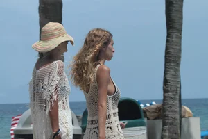 Florida beach and bikini girls