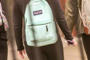 Sexy college babe walking in leggings with a nice ass