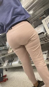 Thick Latina Milf In Pink Sweatpants!