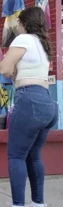 More hot pics of a great bubble ass in tight blue jeans