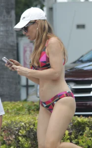 Candid Florida beach and bikini girls
