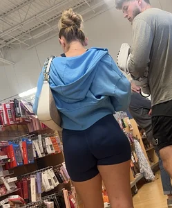 Thick blonde pawg in blue spandex shorts