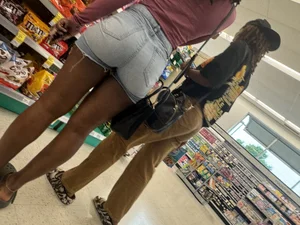 O.C! Ebony in her 20’s Peach Shaped Ass