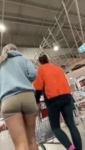Blondie with skin color shorts and some milfs rocking the bubble butts today at the mall