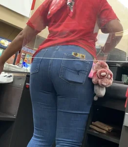 Nice Big Ass Latina in American Eagle Jeans 1