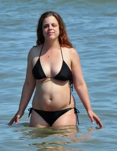 Thick Cape Town beach girl in tiny bikini