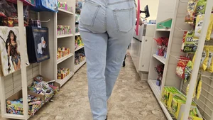 ABSOLUTE GORGEOUS EBONY FAT ASS w/ nice pedi