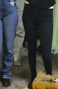 Candid teen student wearing very tight pants creepshots