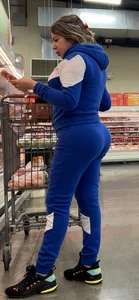 [OC] Hot Latina MILF nice ASS in tracksuit