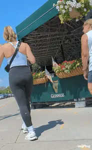 Fit Milf In Leggings