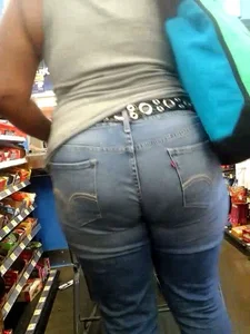 Fat ebony ass in tight jeans at Walmart