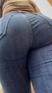 Mmmmm what a mega phat levis ass #5 (non oc)