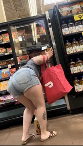 Mom is a pawg