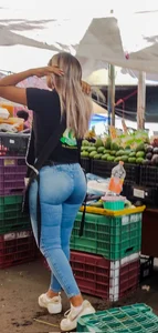 Mexicana con jeans ajustados