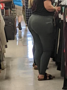 Thick Eastern European PAWG Shopping (OC)