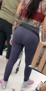 Sexy tatted l@tina in leggings