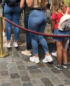 Insane jeans ass, pretty face, and fun personality