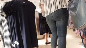 Thick girl shopping in tight jeans with a decent ass