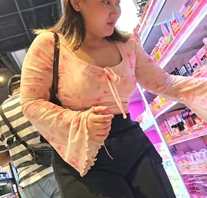 Hot chubby asian chick with a cake   (OC)