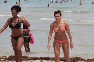 Ebony beach and bikini girls