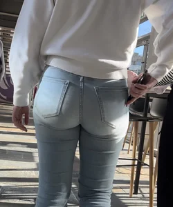 College girl with hot juicy bubble butt in flared jeans