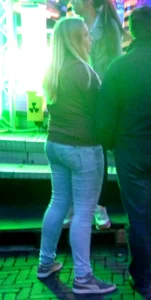 Hot blonde candid chick with a nice ass, wearing tight blue jeans creepshot