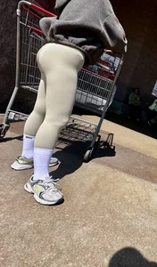 Asian Costco super tight leggings