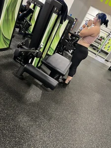 Gym PAWG Pt2 (nike pro leggings, juicy booty(oc))
