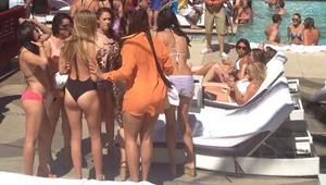 A Group of Hot Girls in Swimsuits at a Beach Creepshot