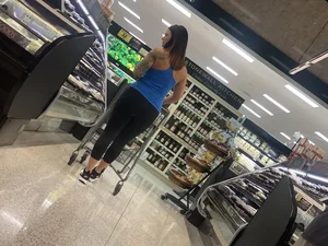 Grocery store tattooed babe in tight leggings