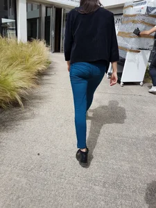 Office lady in tight jeans with vpl