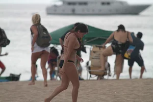 Florida beach and bikini girls