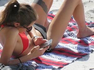 Brunette Red Bikini Top Blk Bottoms ZIPPER TATTOO Caught On Beach Laying Out